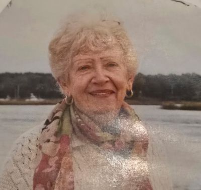 Laura Goodale Grathwohl-DeCastro